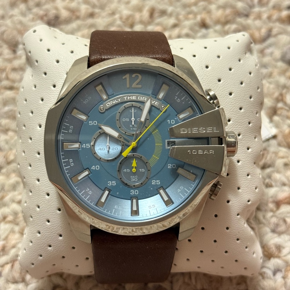 Mega Chief Chronograph Light Blue Dial Men's Watch Item No. DZ4281